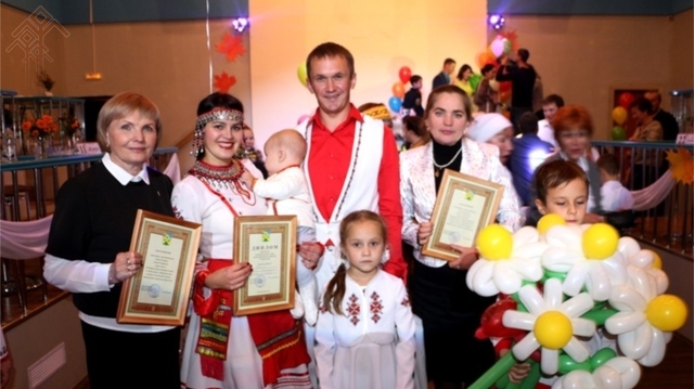 Победители прошлого года — семья Кузнецовых.